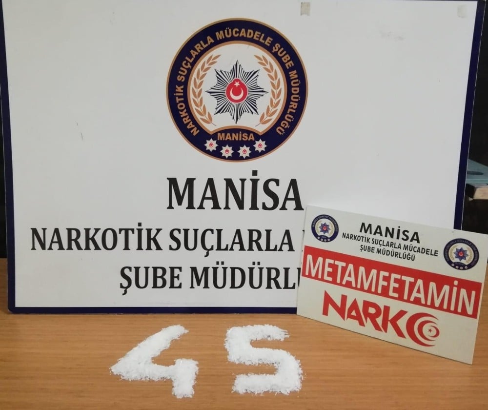 Durdurulan araçtan uyuşturucu çıktı 