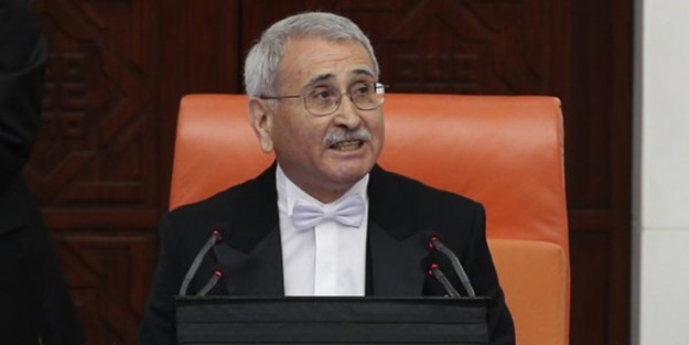 Durmuş Yılmaz yemin töreninde frak giydi