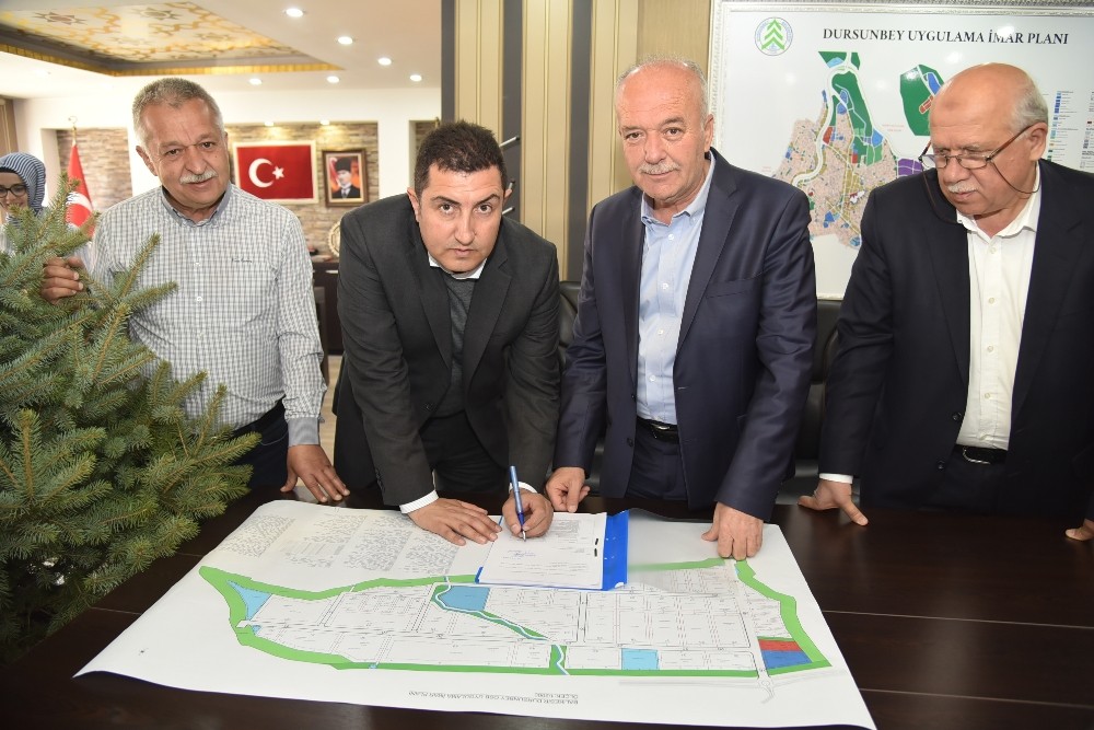 Dursunbey’de akü üretecek firmaya yer tahsisi yapıldı 