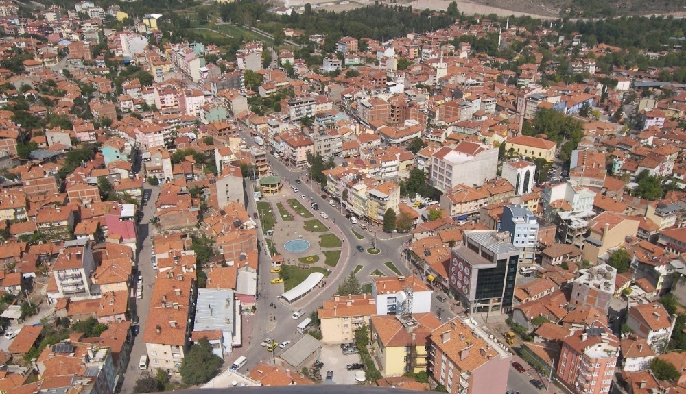 Dursunbey’de ana cadde ve sokaklar trafiğe kapatıldı 