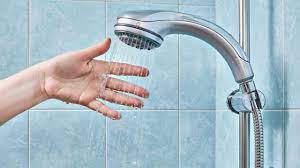 Duş başlığınız hastalık saçıyor olabilir! Ciğerlere kadar iniyor