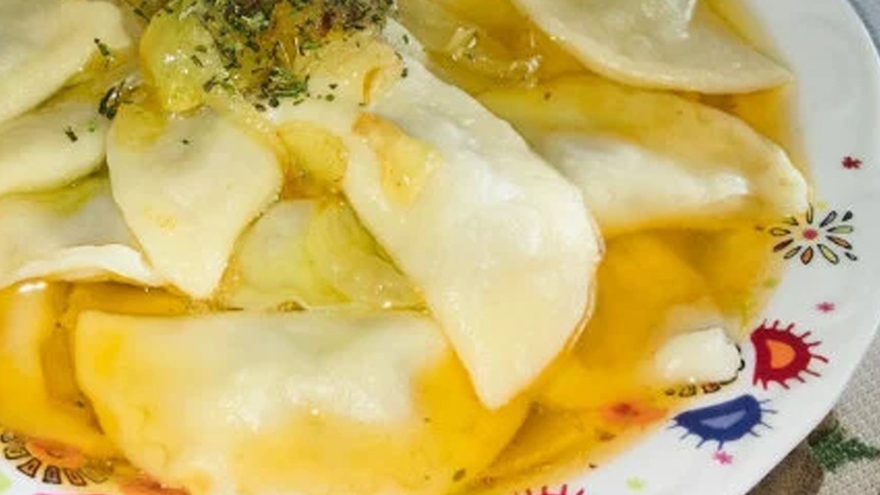 Düşbere (Azerbaycan Yemeği) Duyan yiyecek: Düşbere tarifi (Azeri mantısı)