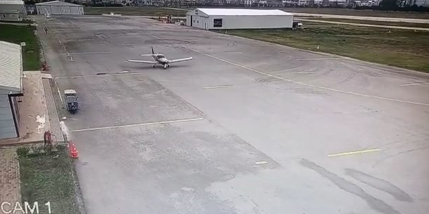 Düşen uçağın havalimanındaki son görüntüsü ortaya çıktı
