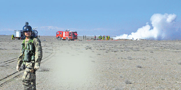 Düşen uçaklarla ilgili çok çarpıcı iddia!