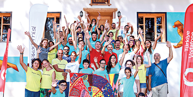 “Düşler Akademisi” engelli gençlere umut oldu