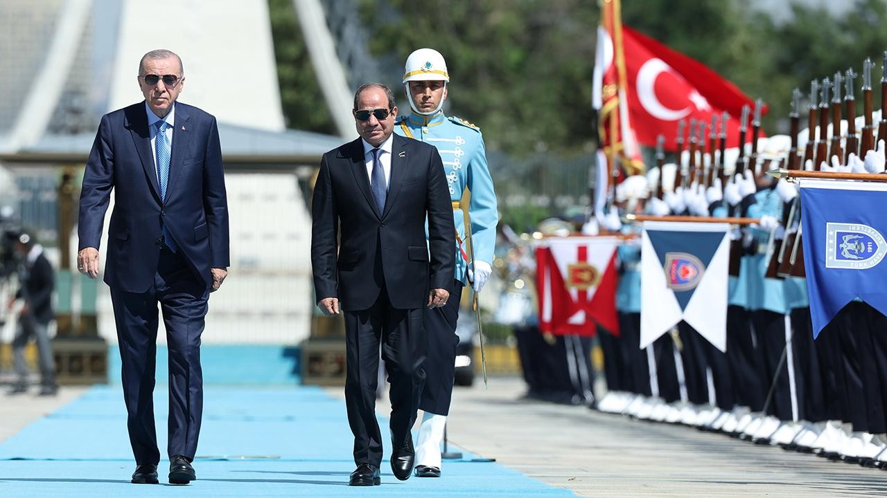 ‘Düşman çatlatan kare’ demiştik… Çatlayan Yunan oldu!