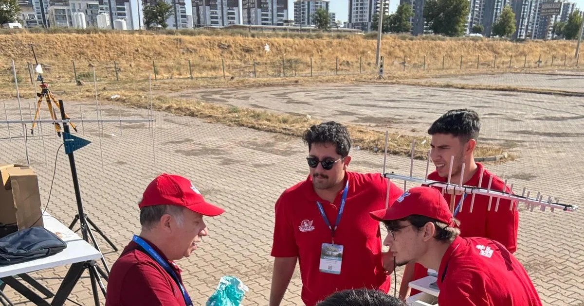 Düşman telsizine sahte sinyal gönderebilen öğrenci projesine TEKNOFEST'te ödül