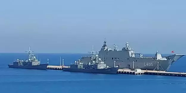 Düşmanı korkutan dünyanın ilk SİHA savaş gemisi TCG Anadolu, Türkiye'ye destek verdi! Oraya demirledi