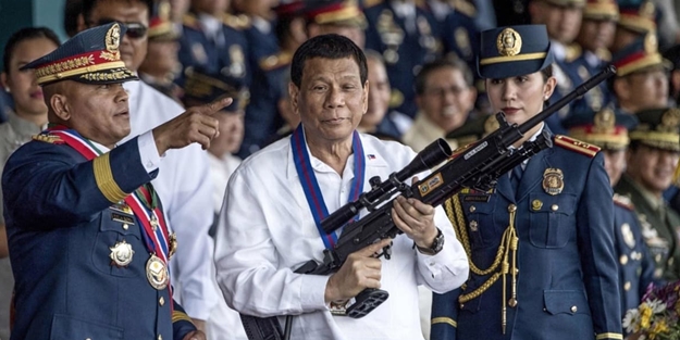 Duterte'yi çıldırtan olay: 