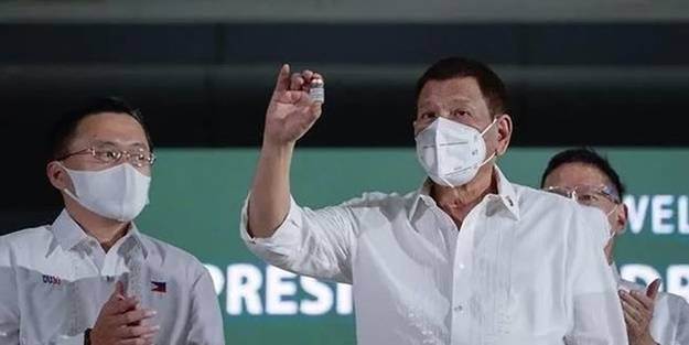 Duterte'den şok eden ikna yöntemi: Aşı olmazsanız...