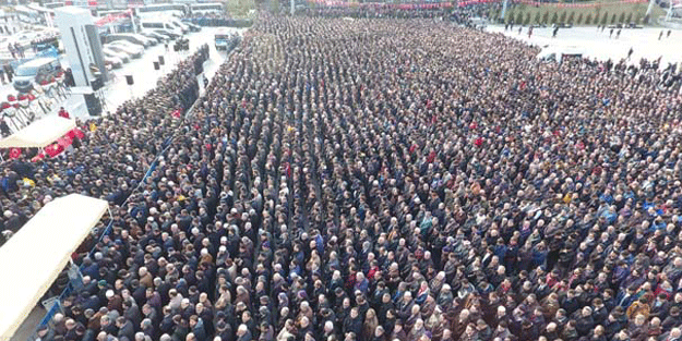 Duyan oraya koştu… Meydana sığmadılar