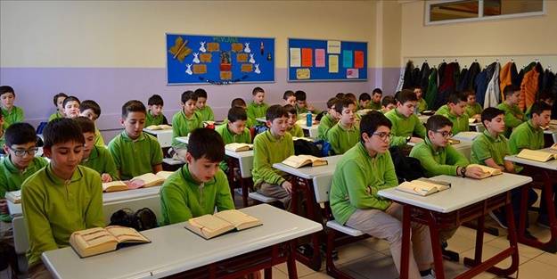 Duyarlı velilerden 'seçmeli ders' çağrısı! 'Çocuklarımızı Allah ve Resulü (SAV) ile buluşturalım'
