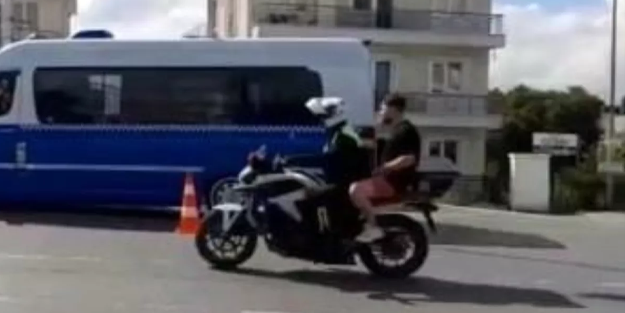 Duygulandıran olay: Sınava giriş belgesini evde unuttu, yardımına polis koştu...