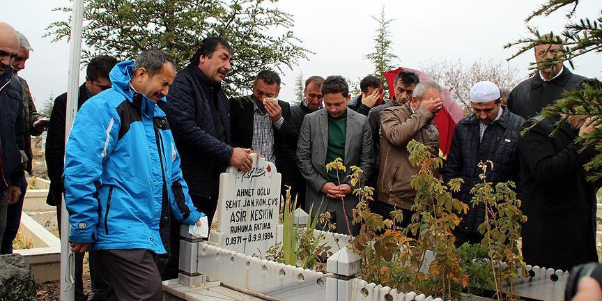 23 sene önce şehit düşen arkadaşlarını unutmadılar