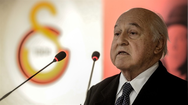 Duygun Yarsuvat'tan Dursun Özbek'e eleştiri