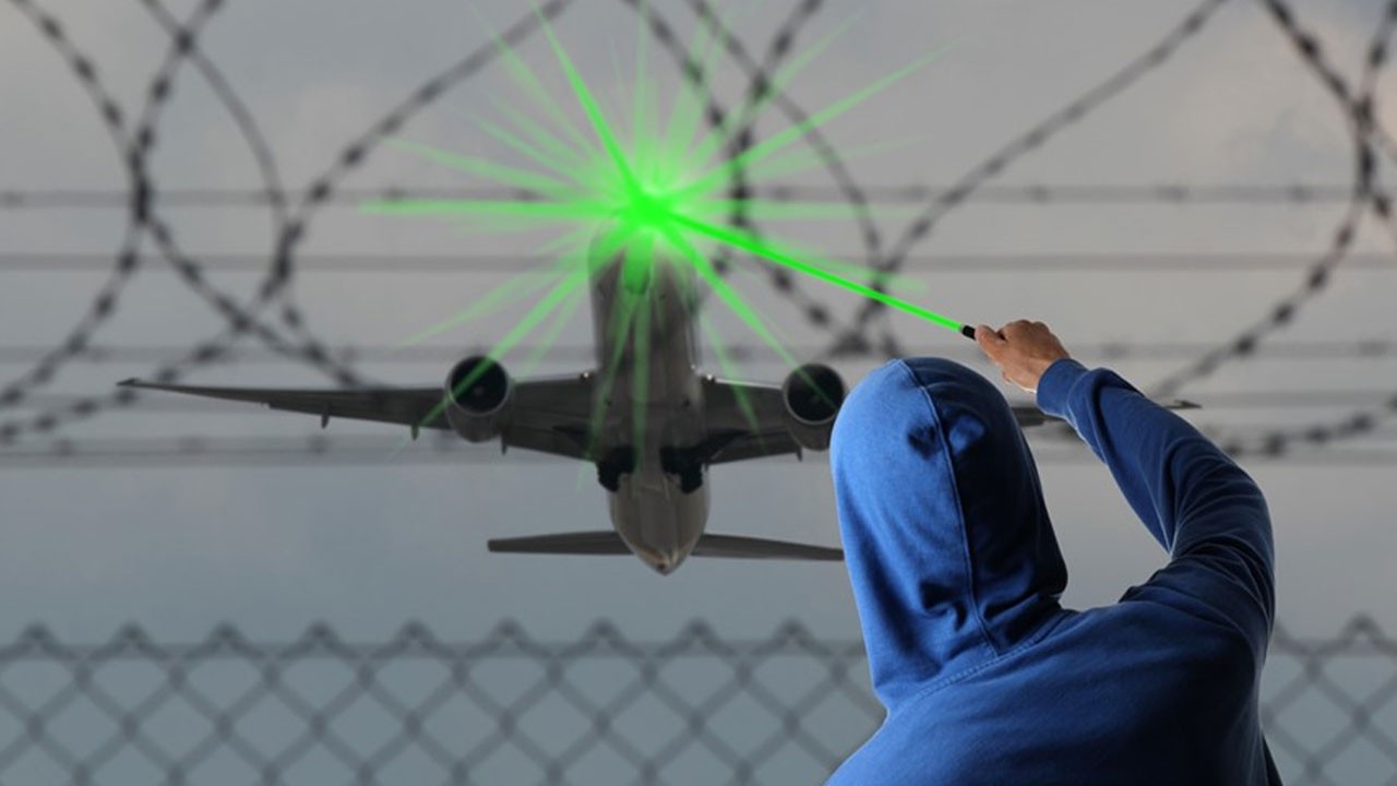 Duymadık ve haberim yoktu demeyin! Uçaklara lazer tutanlar işte şimdi yandı