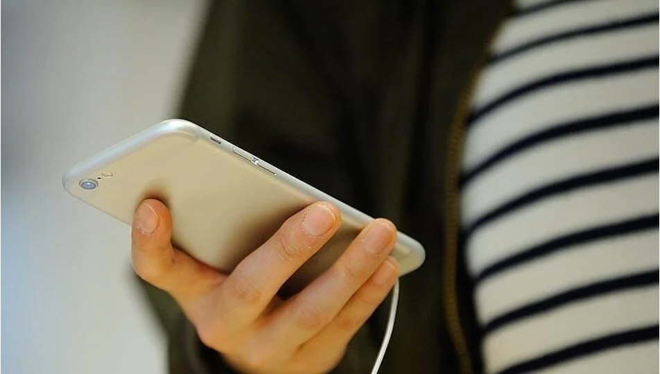 Duyurdular! Akıllı telefon kullanmayı bırakana burs veriyorlar