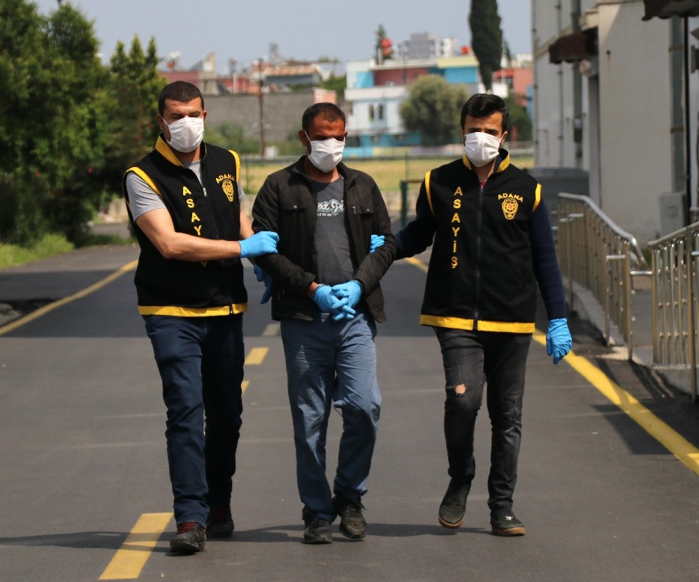Düz kontak yapıp araç çalmak isterken polise yakalandılar 