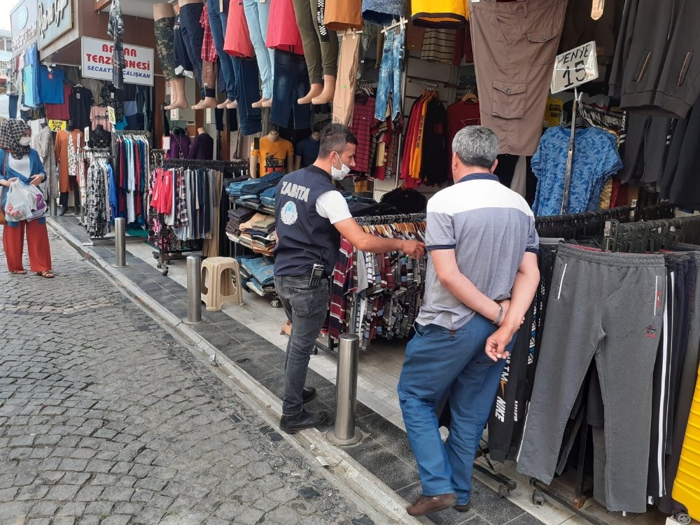 Düzce Belediyesi kaldırım işgaline karşı uyarı yaptı 