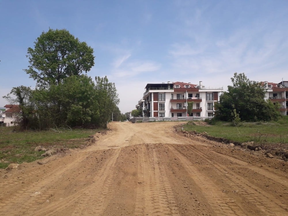 Düzce Belediyesi yol ağını genişletiyor 