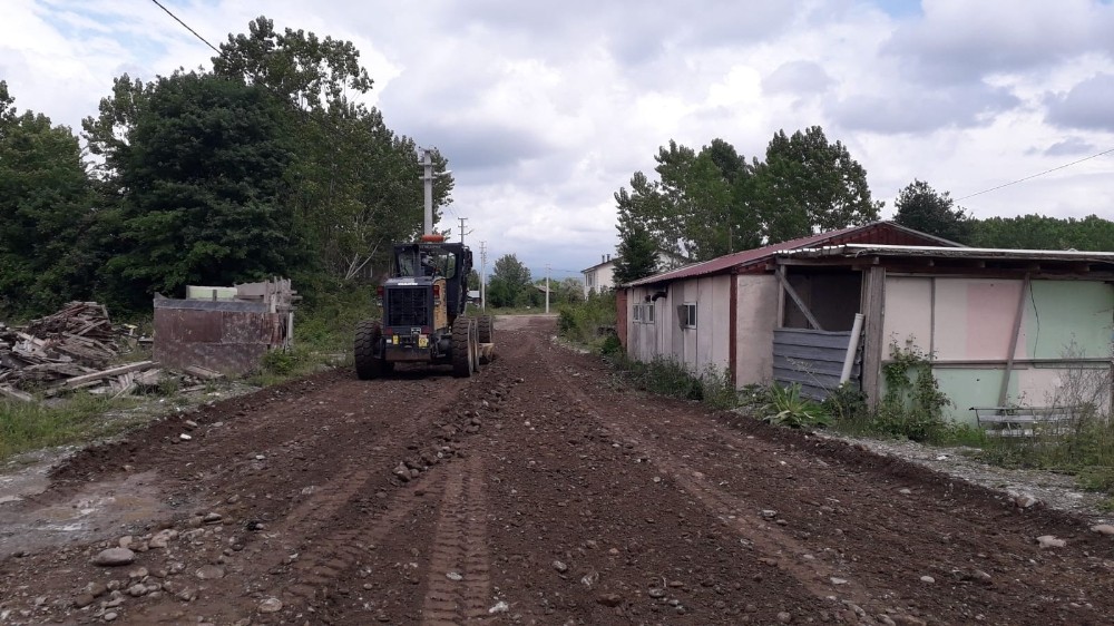 Düzce Belediyesi yol ağını genişletiyor 
