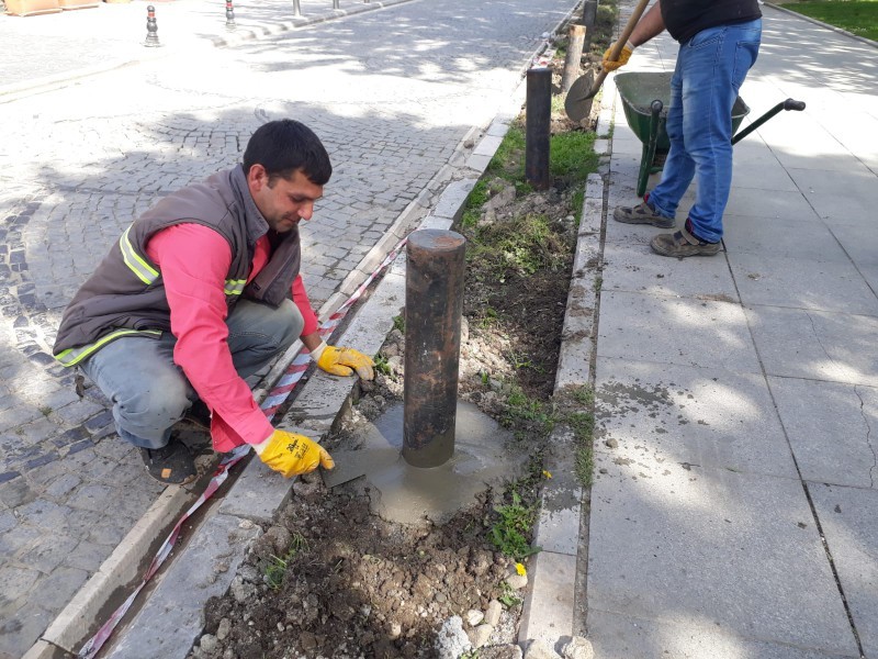 Düzce Belediyesinden kalrıma parklara fiziki tedbir 
