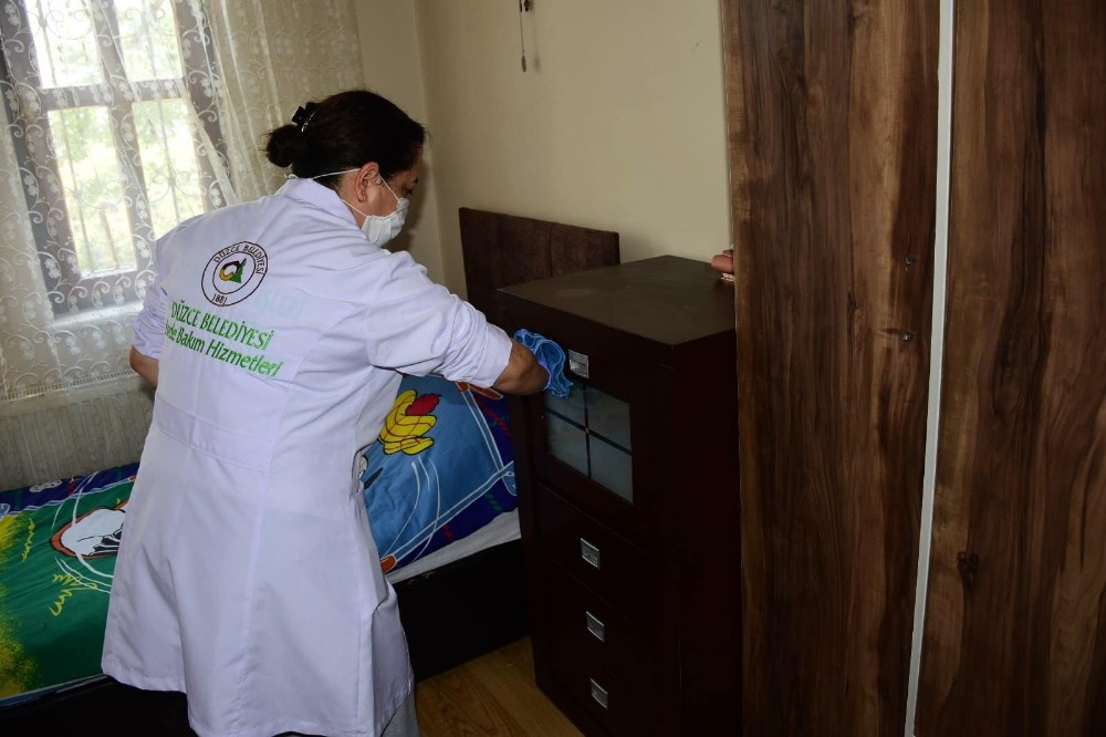 Düzce Belediyesi’nin evde bakım hizmetleri başlatıldı 