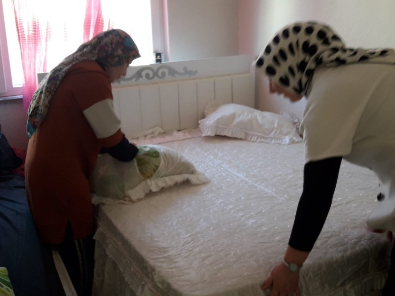 Düzce Belediyesinin ihtiyaç sahiplerine yardımları sürüyor 