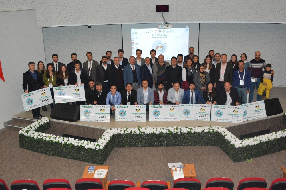 Düzce-Bolu Ar-Ge Proje pazarında dereceye girenler ödüllerini aldı 
