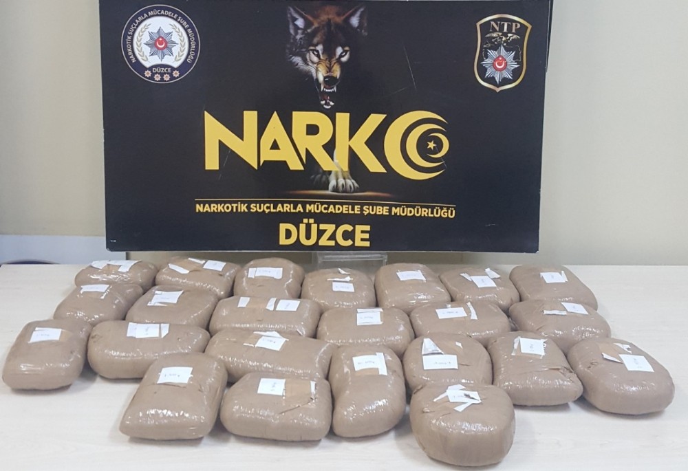 Düzce polisi 24 kilo esrar ele geçirdi 