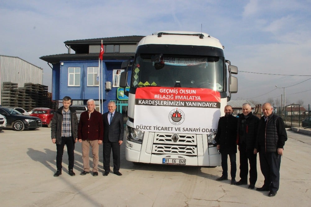 Düzce TSO’dan deprem bölgesine 1 tır su 