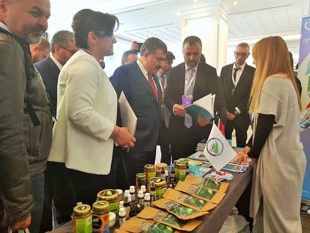 Düzce Üniversitesi 2. Uluslararası Geleneksel ve Tamamlayıcı Tıp Kongresi’ne katıldı 