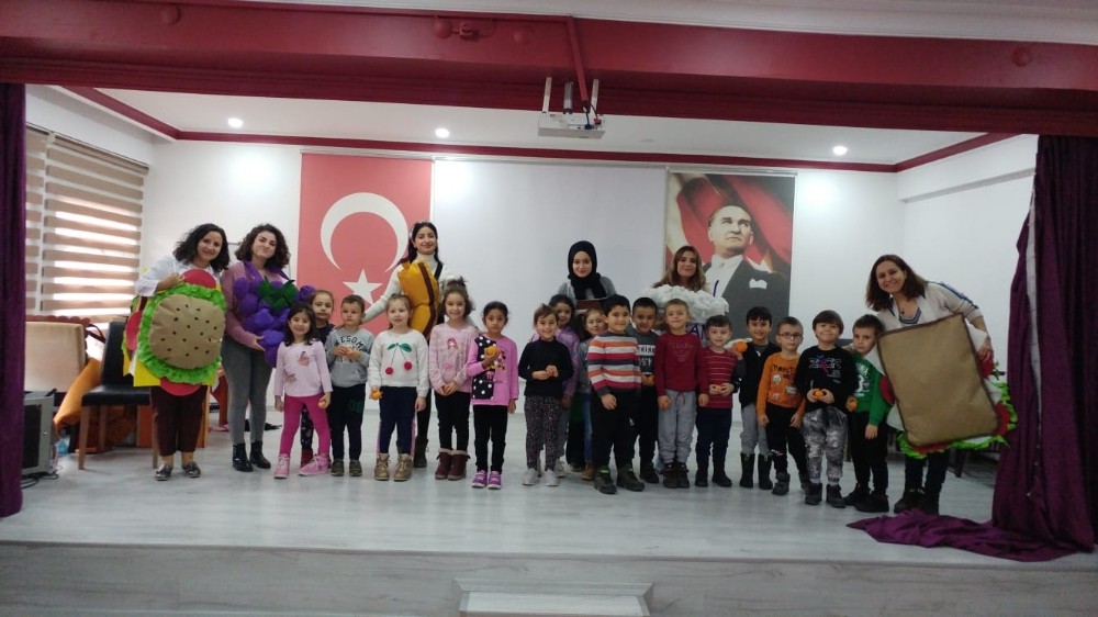 Düzce Üniversitesi ilkokullara destek vermeye devam ediyor 