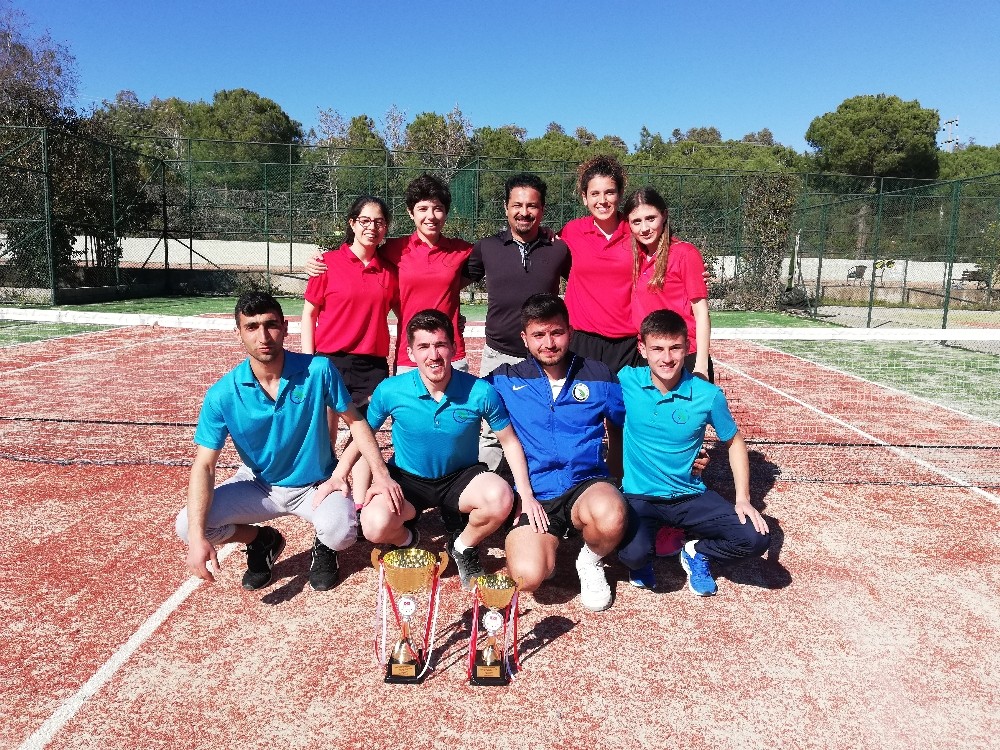 Düzce Üniversitesi Kadın Tenis Takımı 1. Lige yükseldi 