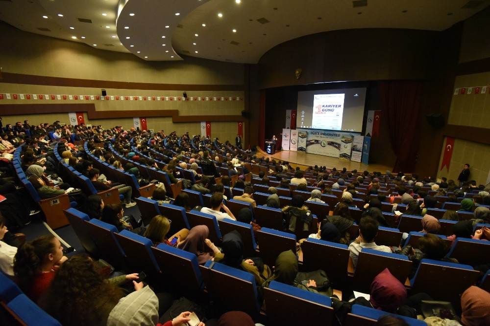 Düzce Üniversitesinde Kariyer Günü yapıldı 