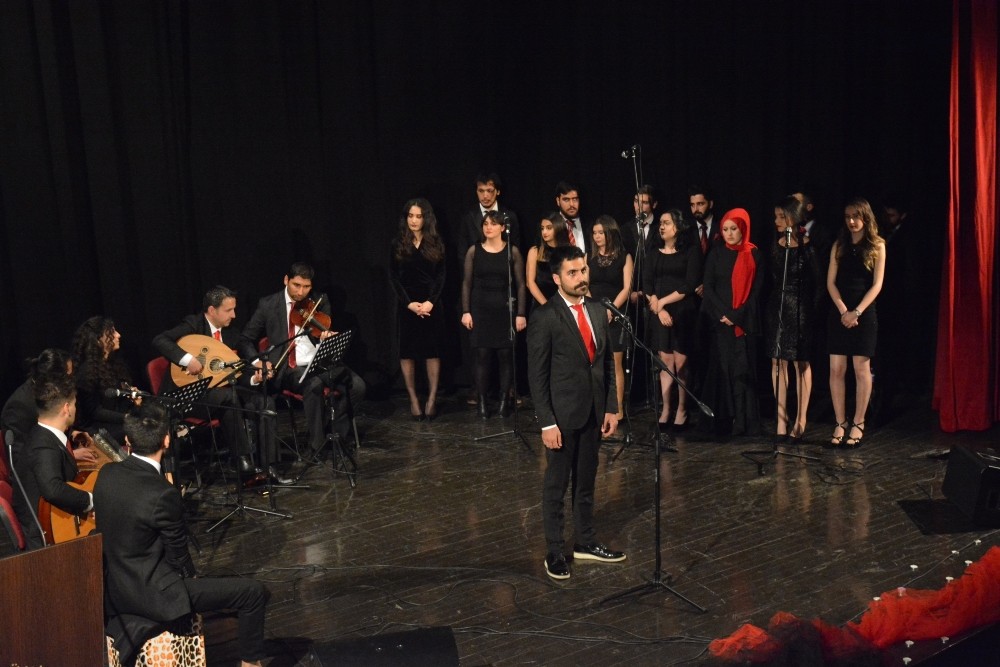 Düzce Üniversitesi’nde yeşilçam müzikleri konseri ile nostalji rüzgarı esti 