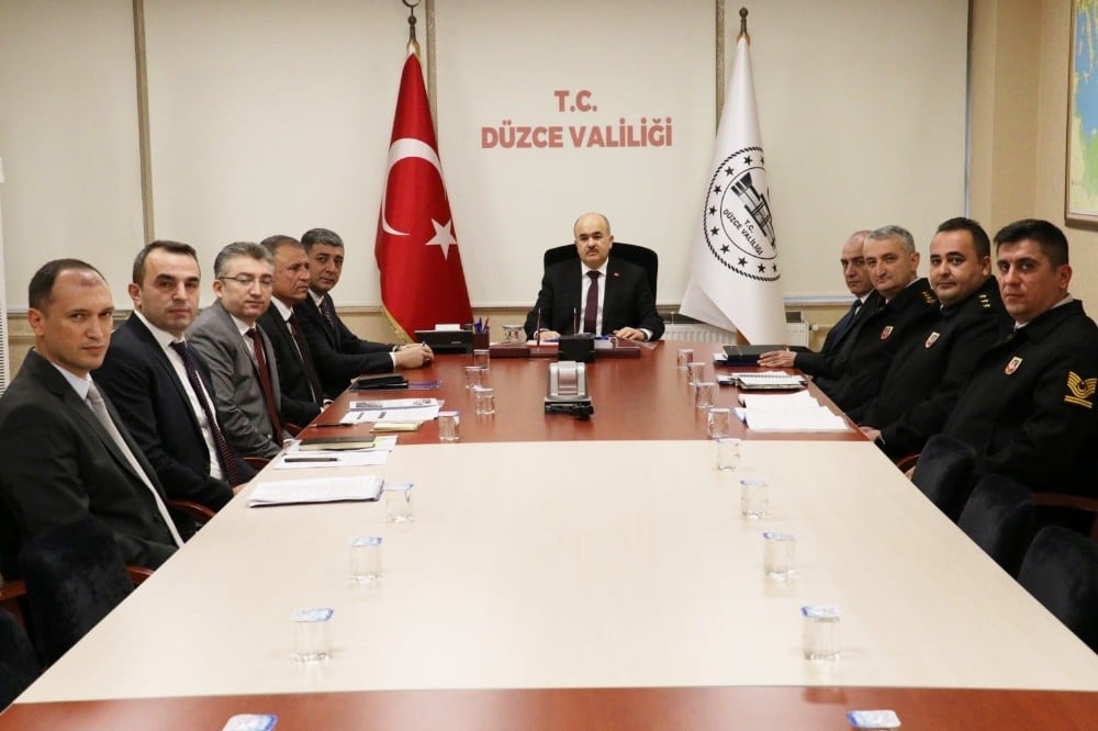 Düzce’de 1 ayda 18 bin araç kırmızıda geçti 