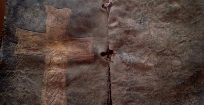 Düzce'de 1500 yıllık İncil ele geçirildi