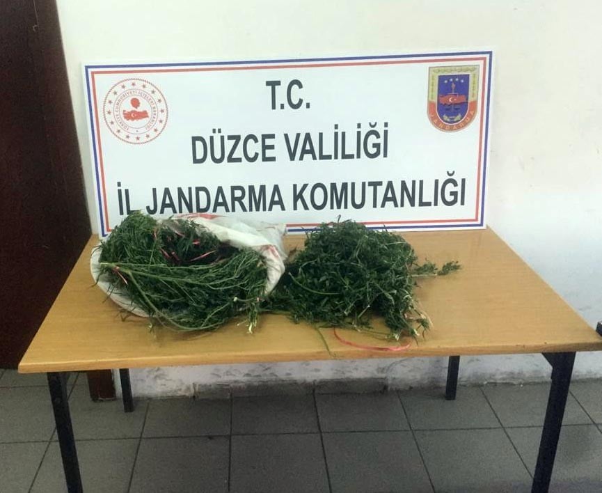 Düzce’de 2 kilo 750 gram esrar ele geçirildi 