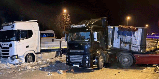 Düzce'de 25 araç birbirine girdi