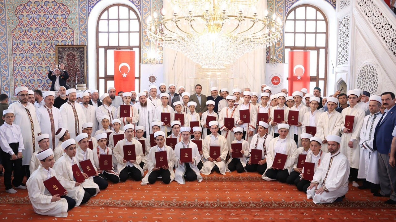 Düzce'de 41 genç hafızlık icazetini aldı