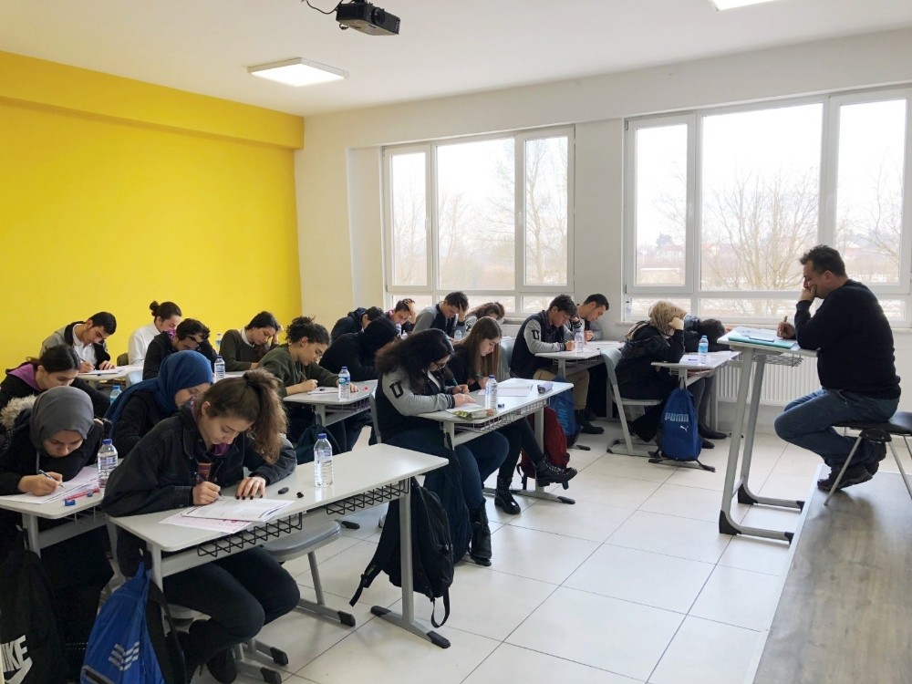 Düzce’de 51 okulda başarıya bir adım sınavı yapıldı 