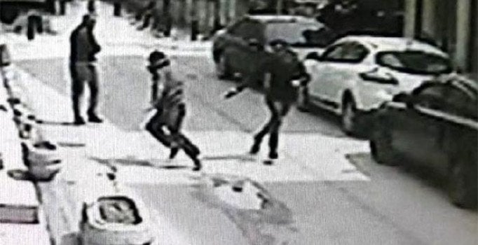 Düzce'de bir sürücü 2 otopark yetkilisini silahla vurdu