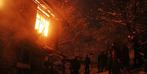 Düzce'de ev yangını