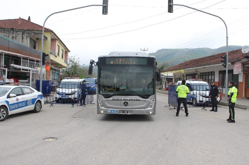 Düzce’de infaz yasasından yararlananlar ceza evinden tahliye oluyor 