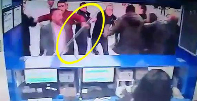 Düzce'de kaçan kız kardeşine bilet kesen firmayı bastı