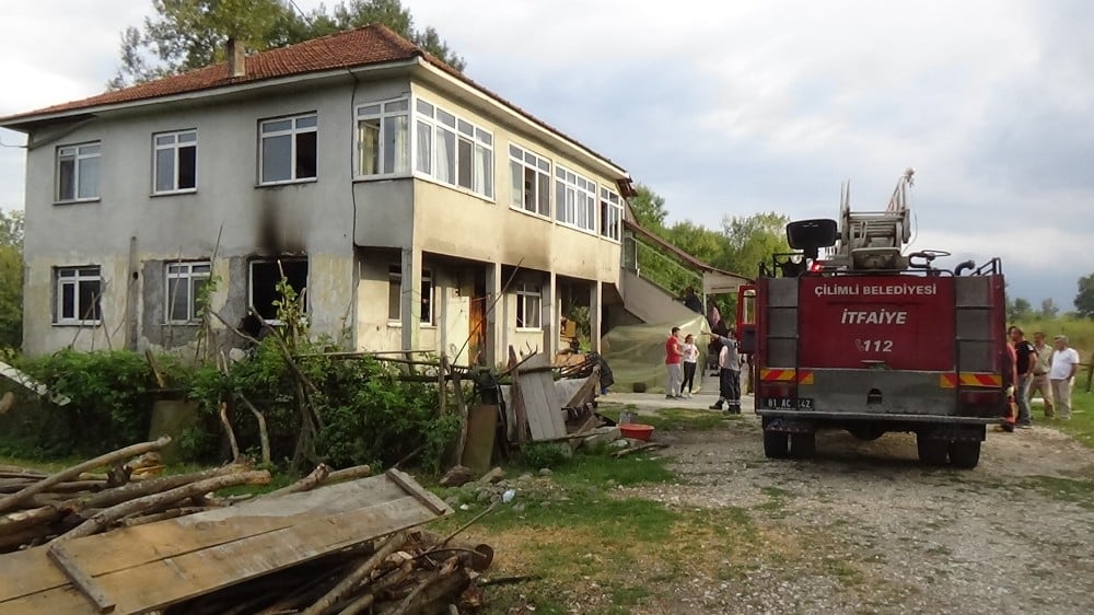 Düzce’de korkutan ev yangını 