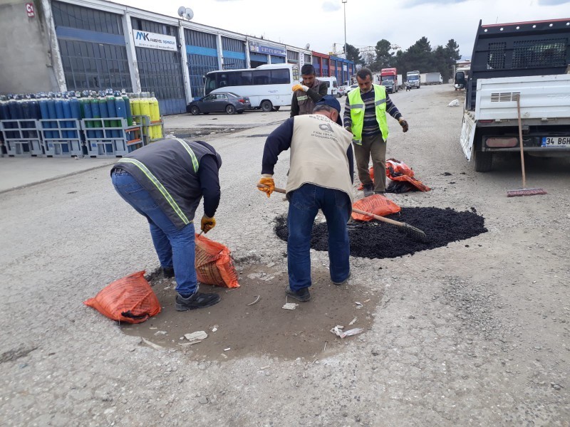 Düzce’de Küçük Sanayi Sitesinde göçükler onarıldı 