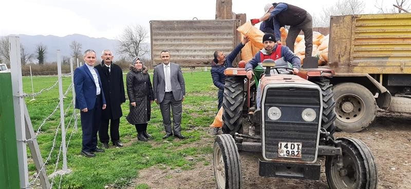 Düzce’de meraların ot verimini arttırılıyor 