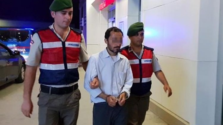 Düzce'de otobüsteki Türk Bayrağını indirmek isteyince...